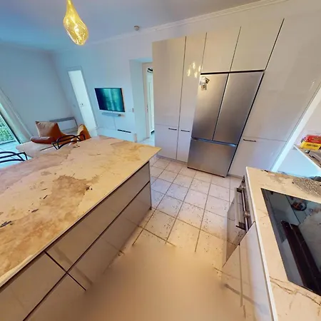 Calme 2p Avec Terrasse Et Jardin, Parking Et Piscine - Fr-1-196-382 * Мантон