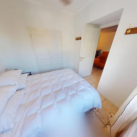 Апартаменти Calme 2p Avec Terrasse Et Jardin, Parking Et Piscine - Fr-1-196-382 Мантон