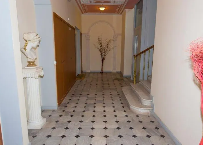 Calme 2p Avec Terrasse Et Jardin, Parking Et Piscine - Fr-1-196-382 *