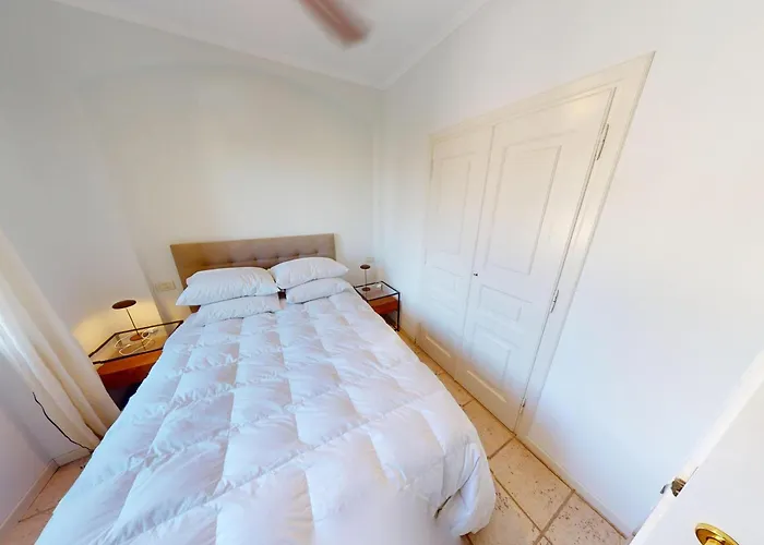 Apartment Calme 2p Avec Terrasse Et Jardin, Parking Et Piscine - Fr-1-196-382