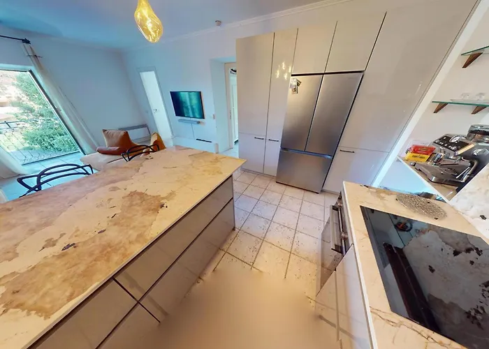 Calme 2p Avec Terrasse Et Jardin, Parking Et Piscine - Fr-1-196-382 * Menton