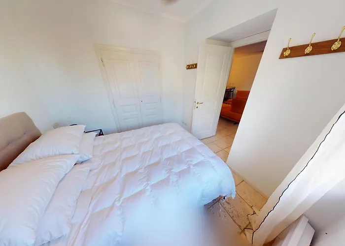 Апартаменти Calme 2p Avec Terrasse Et Jardin, Parking Et Piscine - Fr-1-196-382 Мантон